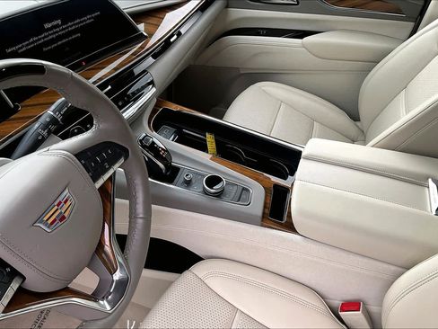 Used 2024 Cadillac Escalade Sport Platinum w/ LPO, ONYX Package AWD/4WD image 33
