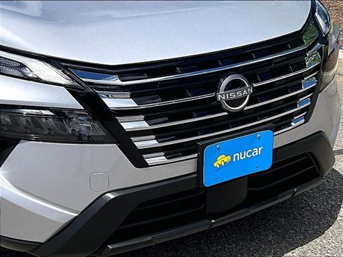 Used 2025 Nissan Rogue SV AWD/4WD image 30