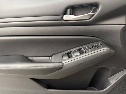 Used 2024 Nissan Altima 2.5 SV FWD image 22