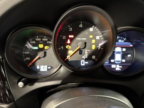 Used 2019 Porsche Macan image 21