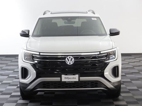 Used 2025 Volkswagen Atlas Peak Edition SE AWD/4WD image 22