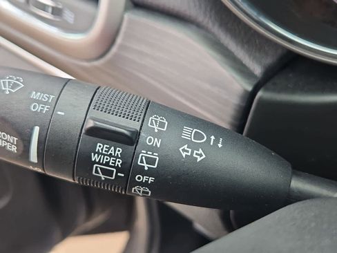 Used 2019 Jeep Grand Cherokee Limited w/ Luxury Group II image 28