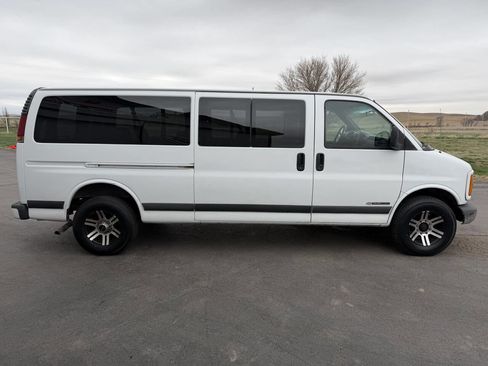 Used 2000 Chevrolet Express 3500 Extended Passenger w/ Preferred Equipment Group RWD image 7