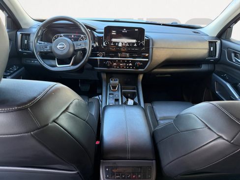 Used 2022 Nissan Pathfinder SL w/ Lighting Package (N92) image 3