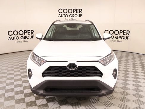 Used 2020 Toyota RAV4 XLE Premium AWD/4WD image 9