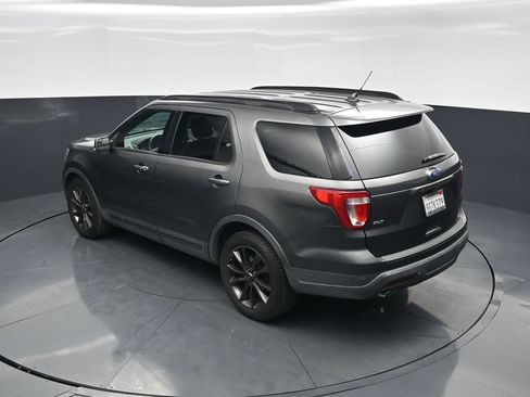 Used 2018 Ford Explorer XLT w/ Equipment Group 202A FWD image 41