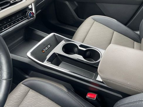 Used 2025 Chevrolet Equinox LT w/ Convenience Package II image 20