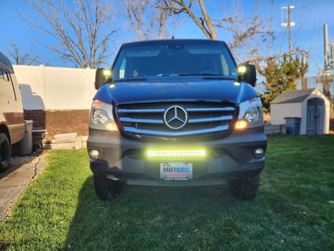 Used 2016 Mercedes-Benz Sprinter 2500 image 3