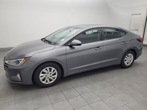 Used 2020 Hyundai Elantra SE w/ Cargo Package (C1) FWD image 2