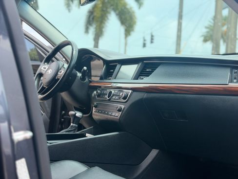 Used 2018 Kia Cadenza Premium FWD image 14