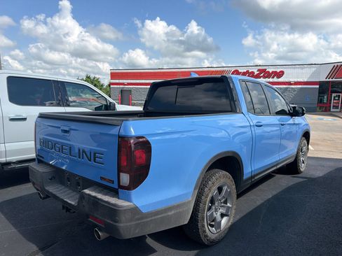 Used 2025 Honda Ridgeline TrailSport image 4