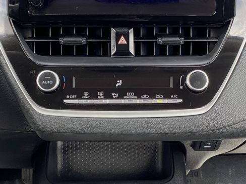 Certified 2025 Toyota Corolla LE image 14