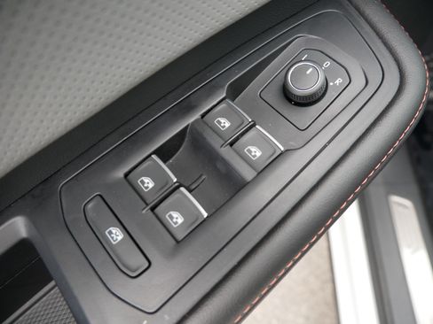 Used 2025 Volkswagen Atlas Peak Edition SE AWD/4WD image 19
