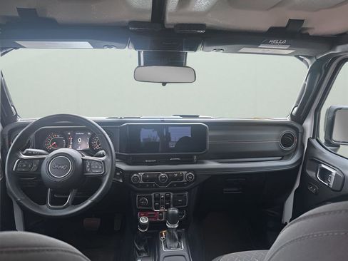 Certified 2024 Jeep Gladiator Mojave image 21