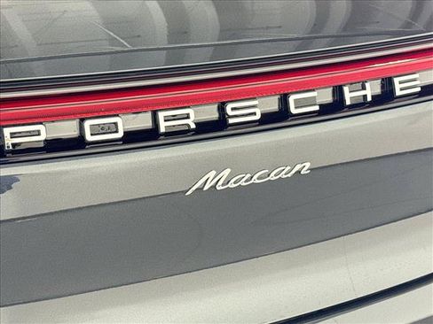 Certified 2026 Porsche Macan AWD/4WD image 26