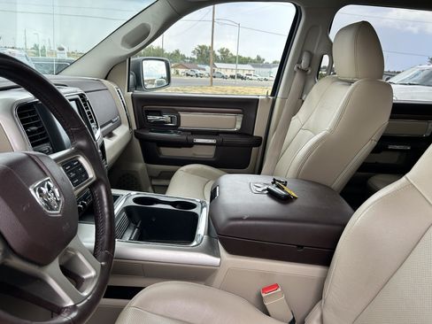 Used 2016 RAM 1500 Laramie w/ Convenience Group AWD/4WD image 9