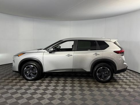 Used 2025 Nissan Rogue SV FWD image 8