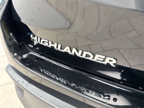 Used 2019 Toyota Highlander XLE image 13