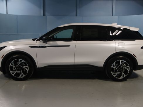 New 2026 Lincoln Nautilus Premier w/ Jet Appearance Package image 32