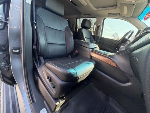 Used 2018 Chevrolet Suburban Premier image 16