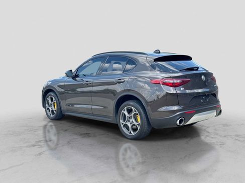 Used 2018 Alfa Romeo Stelvio Sport w/ Quick Order Package 22J Sport AWD/4WD image 4