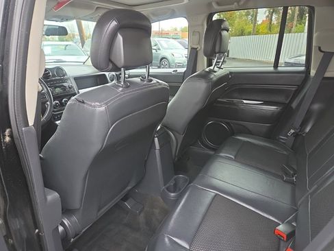 Used 2014 Jeep Compass Latitude w/ Sun/Sound Group image 19