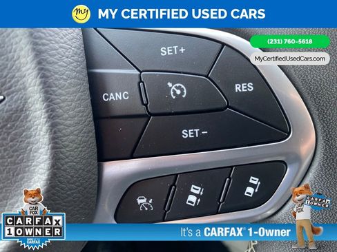 Used 2024 Chrysler Pacifica Touring-L FWD image 28