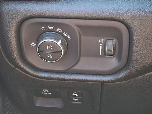 Used 2021 RAM 1500 Big Horn AWD/4WD image 25