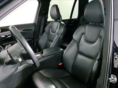 Used 2016 Volvo XC90 T6 Momentum w/ Momentum Plus Package image 22