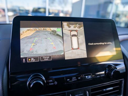 Used 2021 Nissan Armada SL w/ Captain's Chairs Package image 33