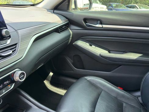 Used 2019 Nissan Altima 2.5 SL FWD image 19