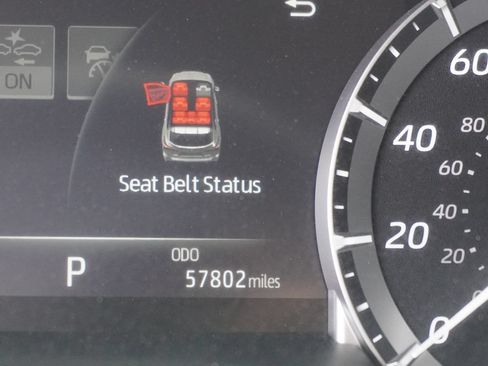 Used 2021 Toyota Highlander XLE FWD image 35