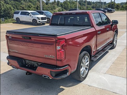 Used 2023 Chevrolet Silverado 1500 High Country w/ High Country Premium Package AWD/4WD image 7