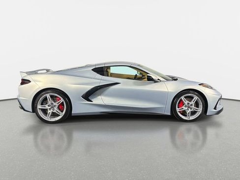Used 2021 Chevrolet Corvette Stingray Premium Cpe w/ Z51 Performance Package RWD image 2