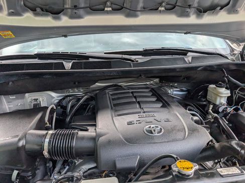 Used 2011 Toyota Tundra Limited w/ Platinum Pkg AWD/4WD image 22