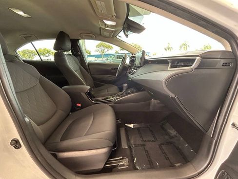 Used 2022 Toyota Corolla LE FWD image 22