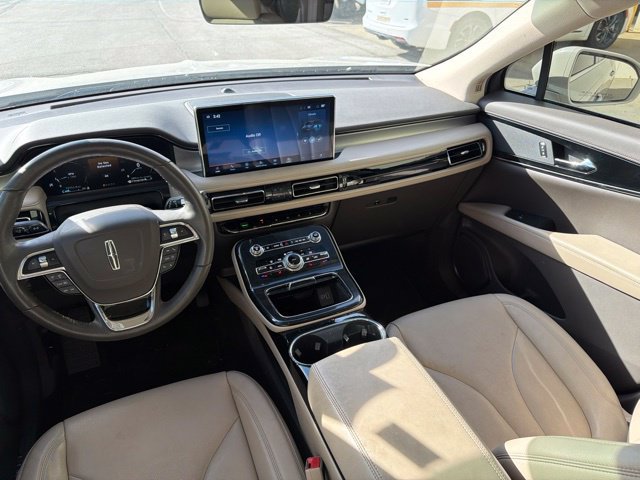 Used 2022 Lincoln Nautilus FWD w/ Premium Package image 18