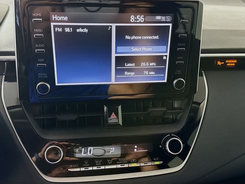 Used 2020 Toyota Corolla LE FWD image 18