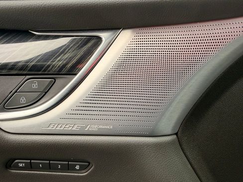 Used 2023 Cadillac XT6 Premium Luxury image 26