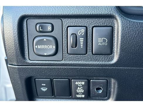 Used 2021 Toyota 4Runner Venture AWD/4WD image 32
