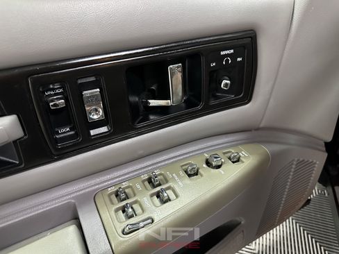 Used 1995 Chevrolet Impala SS RWD image 31