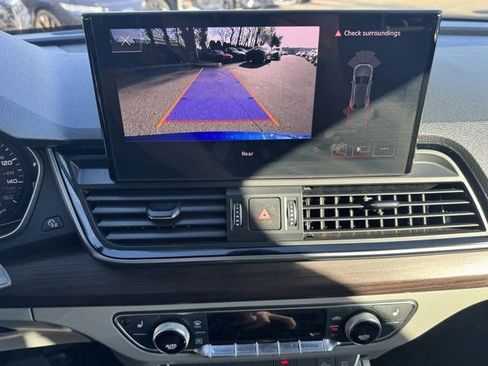 Used 2023 Audi Q5 2.0T Premium w/ Convenience Package image 18