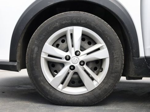 Used 2022 Nissan Kicks S image 7