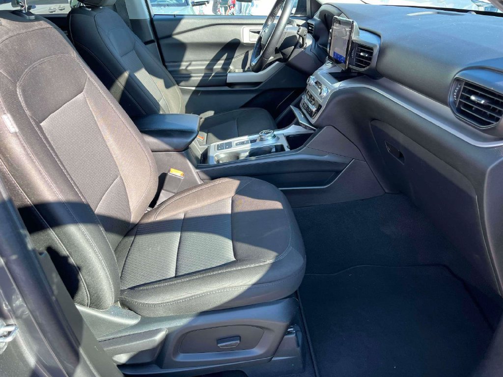 Used 2023 Ford Explorer XLT RWD image 13