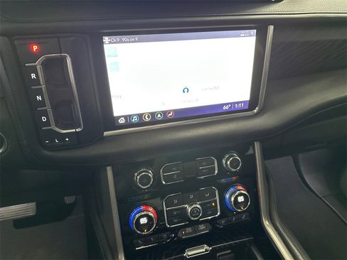 Used 2021 GMC Yukon Denali w/ Denali Premium Package image 32