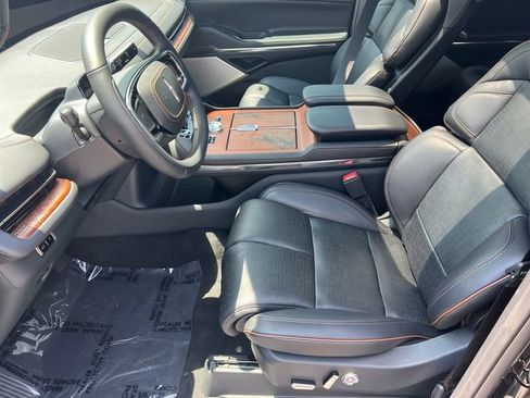 New 2026 Lincoln Navigator Black Label AWD/4WD image 10