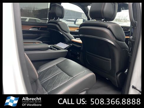 Used 2024 Jeep Grand Wagoneer L Series III AWD/4WD image 17