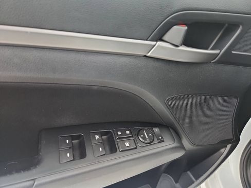 Used 2018 Hyundai Elantra Value Edition FWD image 23