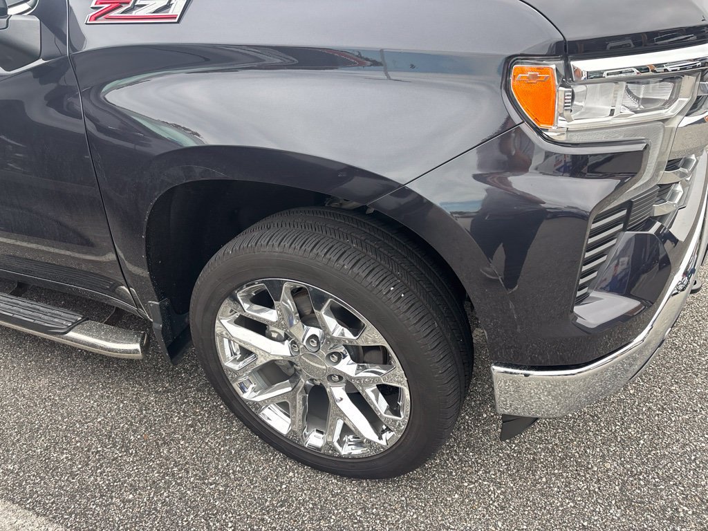 Used 2024 Chevrolet Silverado 1500 LTZ AWD/4WD image 7