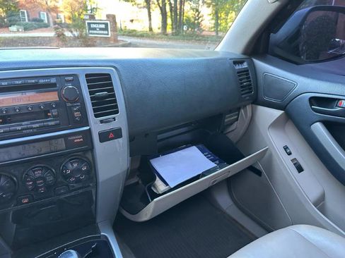 Used 2005 Toyota 4Runner Limited image 34